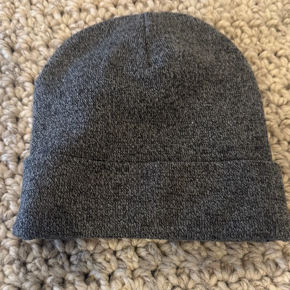 Star Wars Mandalorian Kids Beanie in Gray and Black